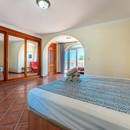 Villa Rustic Spanish Saltwater Pool
